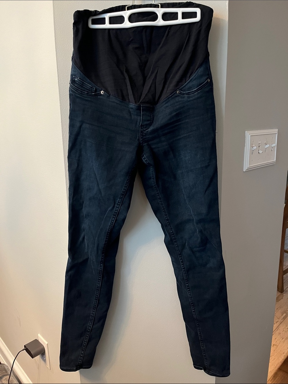 H&M Black Skinny Maternity Jeans with Elastic Waist Panel